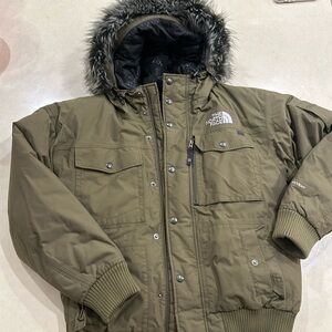 Northface Gotham Jacket
Men’s size Medium
Cargo green
